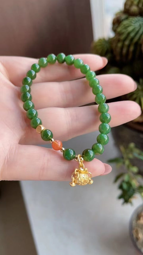 Gelang Jasper Alami dengan aksesoris cantik Ukuran 0.6cm Warna yang indah Sudah termasuk pajak pengiriman.