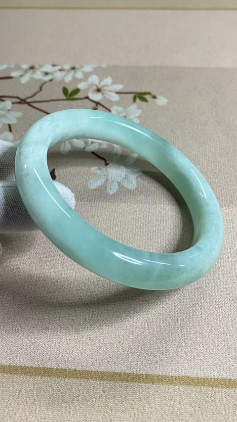 Gelang Jelly Celestite Giok Cui Jade Alami Ukuran 65-67mm Ukuran 66.2mm Lebar Sisi 12.3mm Giok terjadi secara alami Pola acak termasuk pajak pengiriman