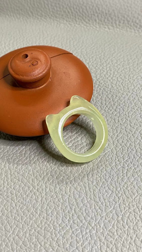 Cincin Anak Kucing Giok Cui Giok Alami Ukuran 18mm Giok baik-baik saja dan hangat, penuh gaya, dan sudah termasuk pajak pengiriman.