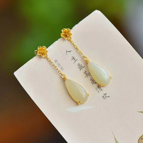 2090-2 Anting Giok Hetian Alami yang terbuat dari perak 925. Gioknya bersih, halus dan hangat, serta gayanya yang indah. Biaya pengiriman dan pajak sudah termasuk.