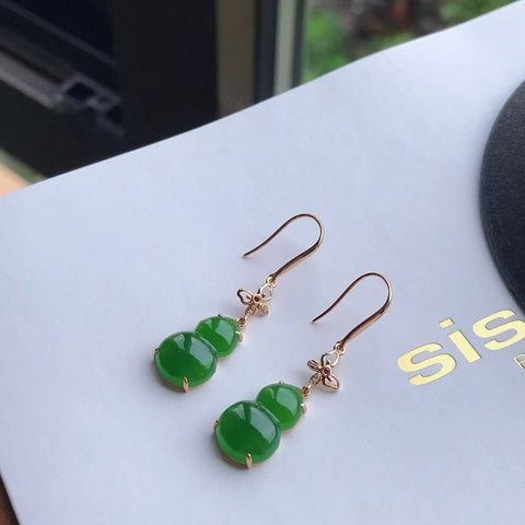 Anting Jasper Labu Alami 18k Gold Setting Giok bersih, halus dan hangat Ukuran 15 * 10mm Tebal 4mm Pengiriman dan pajak sudah termasuk.