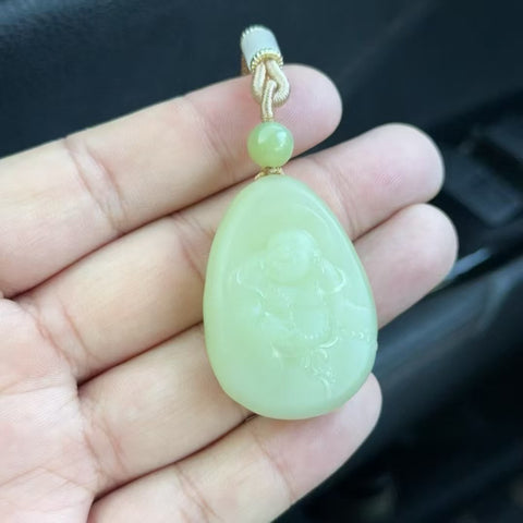 Liontin Buddha Terbuka Giok Hetian Alami Warna Hijau kekuningan Kualitas sempurna Ukuran 30.3 * 41.7mm Giok baik-baik saja dan hangat, gaya yang indah sudah termasuk pajak pengiriman.