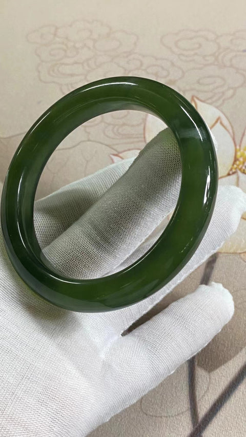 Gelang Giok Cui Giok Terapung Alami Ukuran 58-60mm Ukuran 59.1mm Lebar Sisi 11.6mm Giok adalah semua yang terjadi secara alami Pola acak termasuk pajak pengiriman