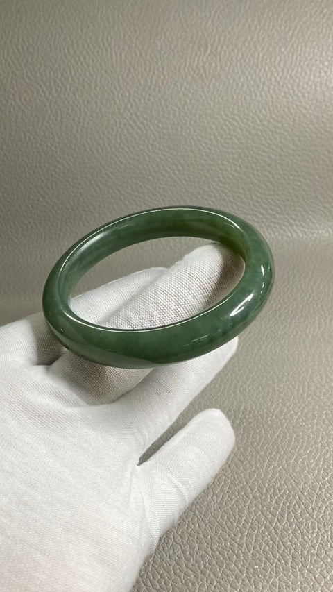 Gelang Giok Cui Alami Ukuran 54-56mm Ukuran 55.8mm Lebar Sisi 11.6mm Giok terjadi secara alami Pola acak Termasuk pajak pengiriman.