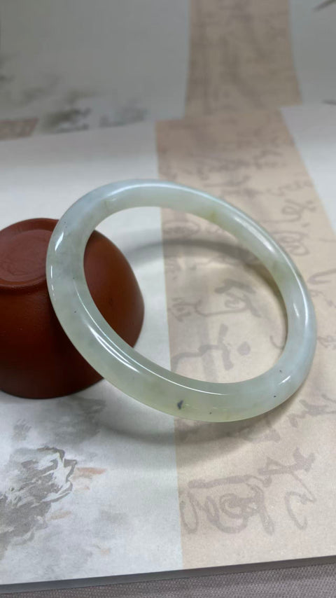 Gelang kecantikan warna-warni giok Xiuyan yang indah, diameter dalam: 54,6mm, batu alam dihasilkan secara alami, polanya acak, termasuk pajak pengiriman