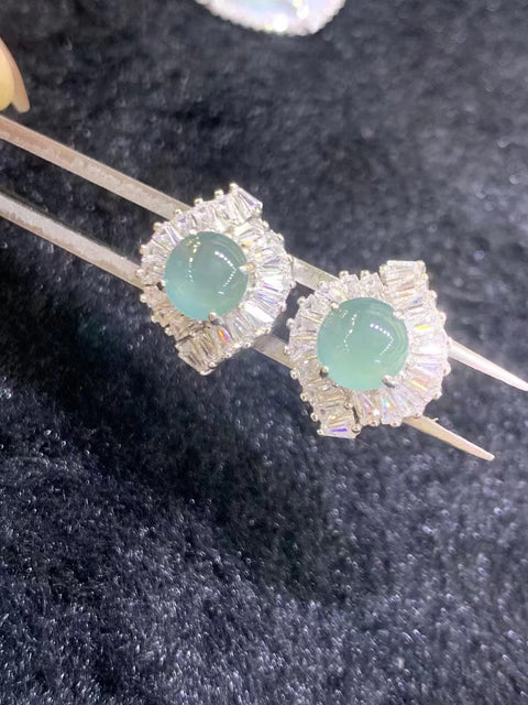 Anting-anting Giok Giok Guatemala Alami Berlian Penuh Berlian yang terbuat dari perak 925, gioknya bersih, halus dan hangat, serta gayanya yang indah.