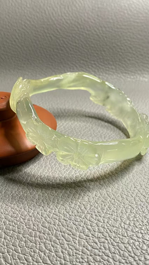 Gelang Daun Giok Giok Cui Giok Emas Cabang Emas Ukuran 58-60mm Ukuran 59.9mm & nbsp; Giok adalah semua yang terjadi secara alami Pola acak termasuk pajak pengiriman