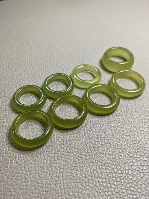 Ukuran Cincin Giok Cui Alami Seperti yang Ditunjukkan Giok bersih, halus dan hangat Harga Detik Sudah termasuk ongkos kirim dan pajak.