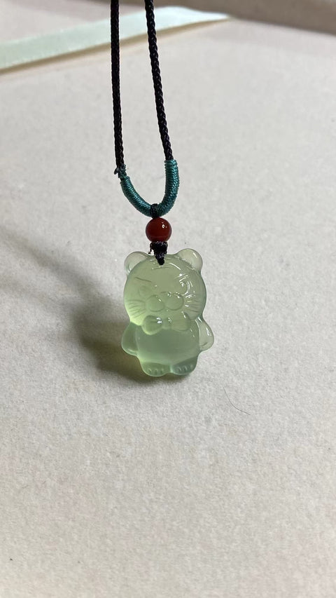 Liontin Harimau Keberuntungan Giok Cui Jade Alami Ukuran 24 * 18mm Batu gioknya bagus dan hangat, serta gayanya indah dan cantik.