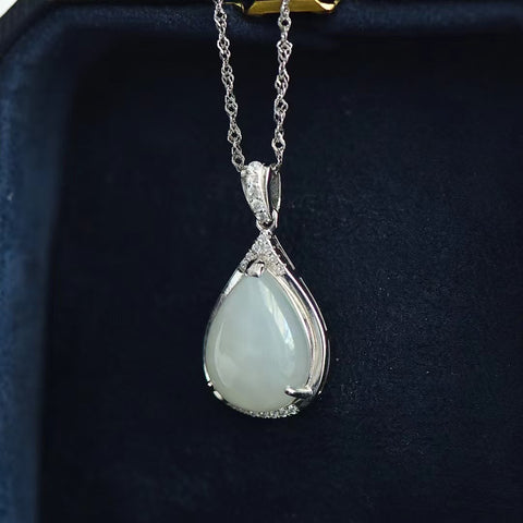 4403-1 Set Kalung Tetesan Giok Hetian Alami dari Giok Perak 925 yang halus dan hangat, serta gayanya yang indah.