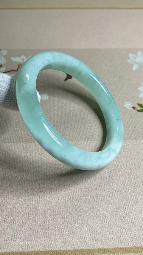 Gelang Jelly Celestite Giok Cui Jade Alami Ukuran 65-67mm Ukuran 66.2mm Lebar Sisi 12.5mm Giok terjadi secara alami Pola acak termasuk pajak pengiriman