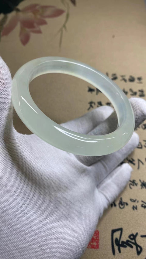 Gelang Es Giok Cui Cui Halus & nbsp; Ukuran 62-64mm & nbsp; Ukuran 63.1mm Lebar Sisi 11.3mm Giok terjadi secara alami Pola acak termasuk pajak pengiriman