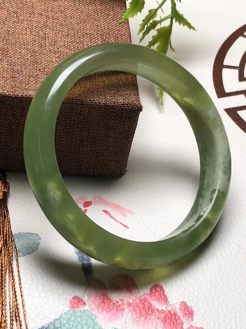 Gelang Giok Cui Alami & nbsp; Ukuran 62 * 13 * 8mm Giok semuanya terjadi secara alami Pola acak termasuk pajak pengiriman