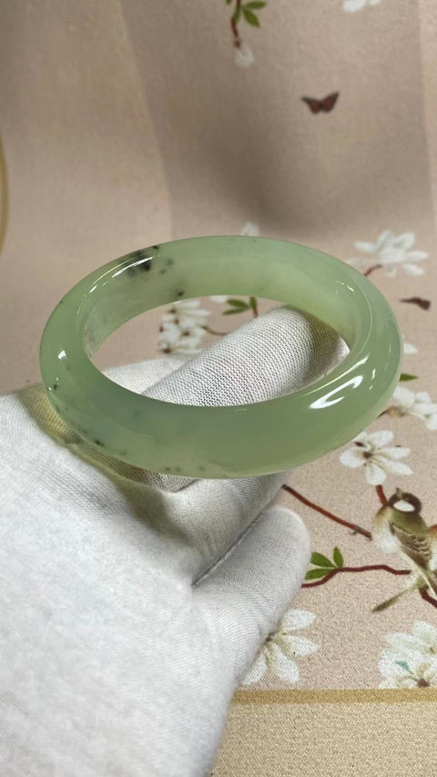 Gelang Tinta Giok Cui Alami Ukuran 55-57mm Ukuran 56.3mm Lebar Sisi 14.8mm Giok terjadi secara alami Pola acak termasuk pajak pengiriman.