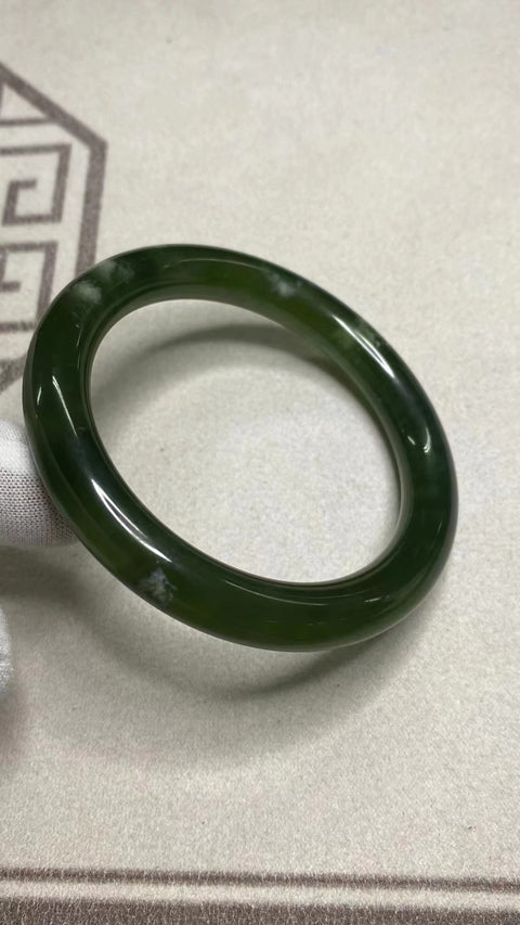 Gelang Hijau Penuh Giok Cui Giok Alami Ukuran 57-59mm Ukuran 58.3mm Ukuran 10.2mm Giok semuanya terjadi secara alami Pola acak termasuk pajak pengiriman