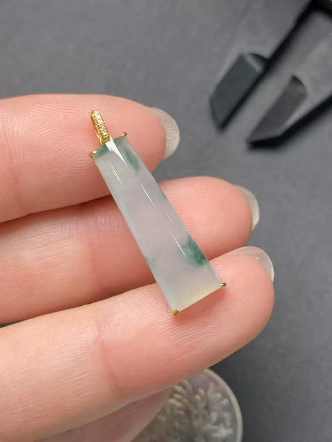 Kalung Bunga Mengambang Es Jadeite Alami 18k Pengaturan Emas Pengaturan Emas Berbagai macam air Bahan Old Pit yang bagus dengan pola yang indah Batu giok halus dan hangat Termasuk ongkos kirim dan pajak