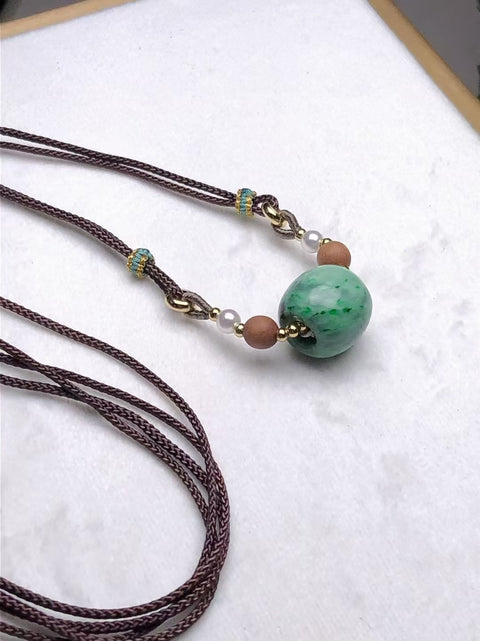 Kalung Manik-manik Pembawa Giok Alami Berarti Giok Langkah demi Langkah adalah Giok yang halus dan hangat Ukuran 13 * 15mm Termasuk pajak pengiriman.