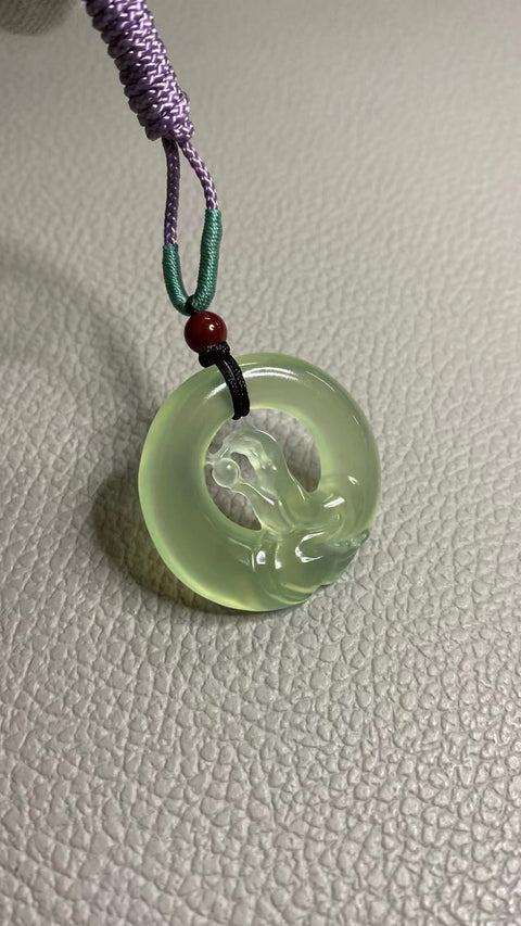 Mutiara di telapak tangan Anda: liontin hijau neon giok Ciu yang sangat indah, ukuran: 32mm, giok yang bersih dan halus, termasuk ongkos kirim dan pajak.