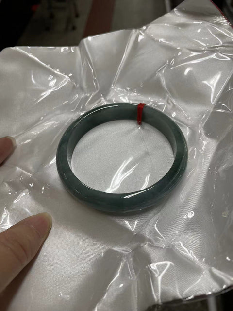 Gelang air biru giok alami khusus, bahan lubang tua, bagian bawah halus dan hangat, indah di tangan, kaliber 62mm Giok kaliber 62mm adalah pola acak yang terjadi secara alami Termasuk pajak pengiriman