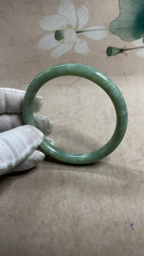 Gelang kecantikan giok Xiuyan yang indah, diameter 64,2, batu alam dihasilkan secara alami, polanya acak, termasuk pajak pengiriman