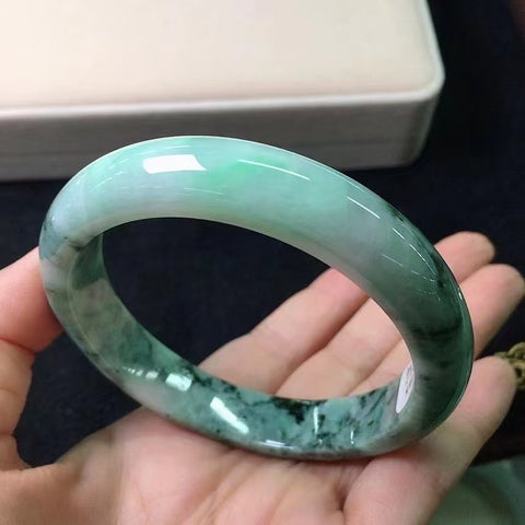 Gelang barang dari batu giok alami Ukuran 61-63mm Ukuran 62.5mm Batu giok semuanya terjadi secara alami Pola acak termasuk pajak pengiriman