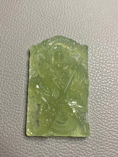 Liontin Cui Jade Guan Gong Alami Ukuran 72 * 43 Batu giok ini bersih, halus dan hangat & sudah termasuk pajak pengiriman.