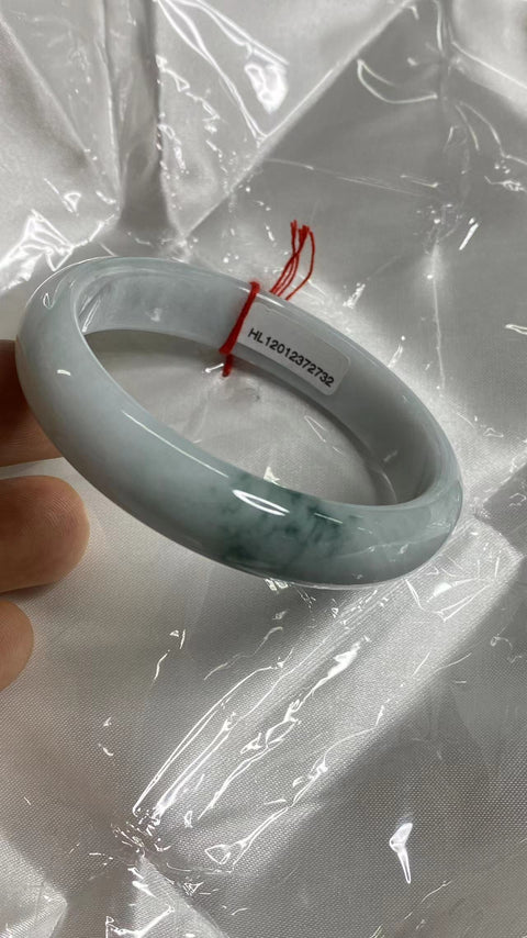 Gelang Jadeite Grade A Dari Batu Giok Alami Batu Giok Bersih Ukuran 55.9mm Lebar Sisi 12.5mm