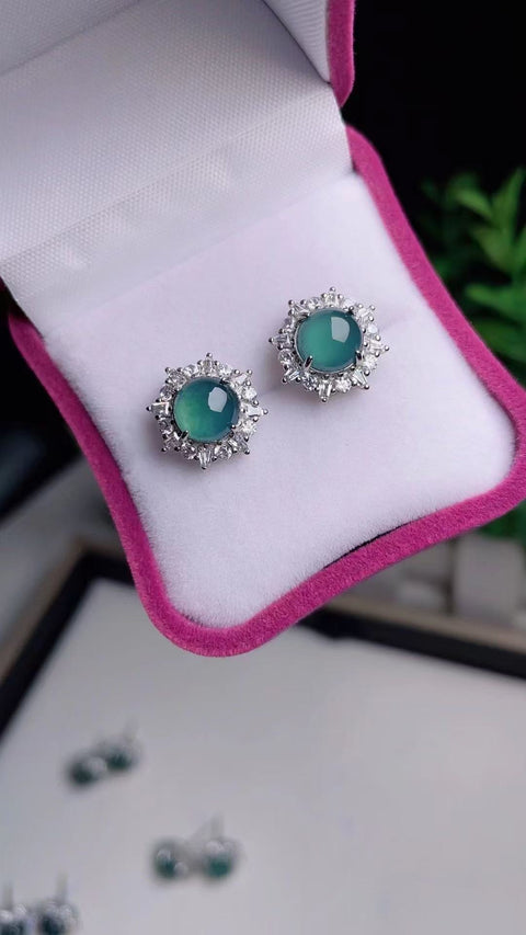 Anting Jadeite Alami Bahan Batu Giok Tua Ukuran Bahan 0.8cm Batu giok halus dan hangat; Sudah Termasuk Pajak Pengiriman