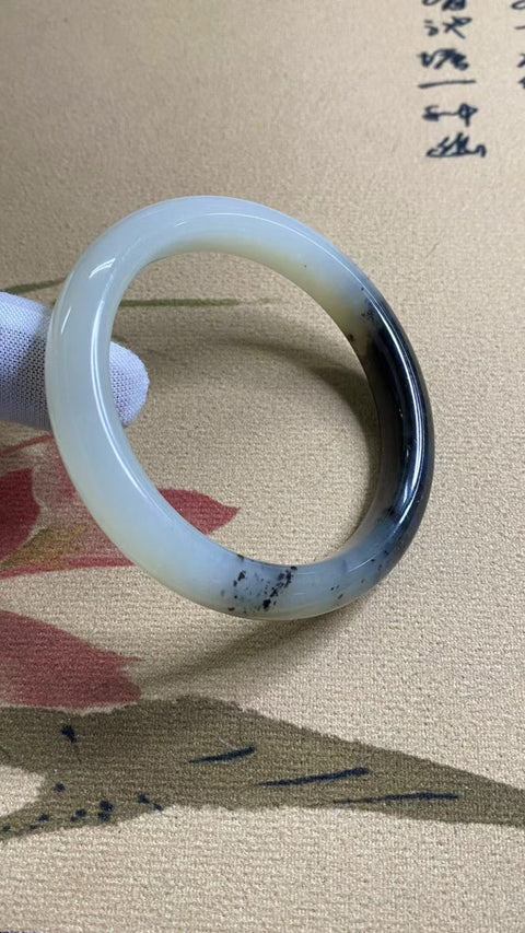 Gelang Dai Giok Cui Giok Gunung Jauh Ukuran 55-57mm Ukuran 56.8mm Lebar Samping 10.5mm Batu giok semuanya terjadi secara alami Pola acak termasuk pajak pengiriman