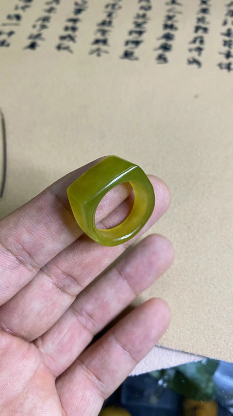 Cincin: Cincin Persegi Pria Giok Kuba Halus Kaliber: 18mm Giok yang bersih, halus, hangat, dan bergaya Sudah termasuk pajak pengiriman