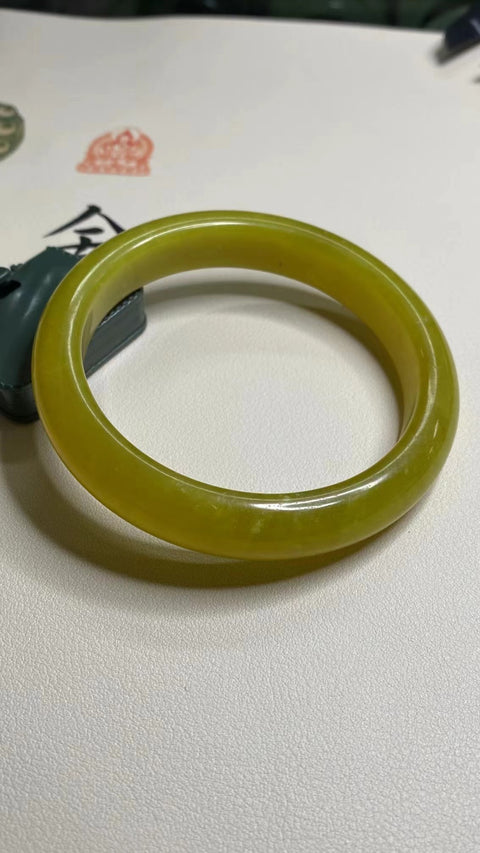 Gelang Bunga Emas Giok Cui Giok Alami Ukuran 64-66mm Ukuran 65.4mm Lebar Sisi 13.5mm Giok semuanya terjadi secara alami Pola pengiriman acak Termasuk Pajak Pengiriman