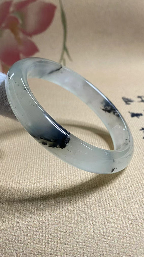 Gelang Gradien Tinta Es Giok Cui Jade Alami Ukuran 57-59mm Ukuran 58.2mm Lebar Sisi 11.9mm Giok semuanya terjadi secara alami Pola acak & sudah termasuk pajak pengiriman