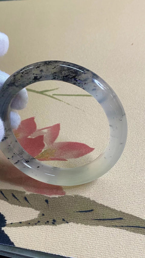 Gelang Percikan Tinta Ice Breed Giok Cui Giok Alami Ukuran 61-63mm Ukuran 62.8mm Lebar Sisi 13.6mm Giok semuanya terjadi secara alami Pola acak Pajak Pengiriman sudah termasuk.