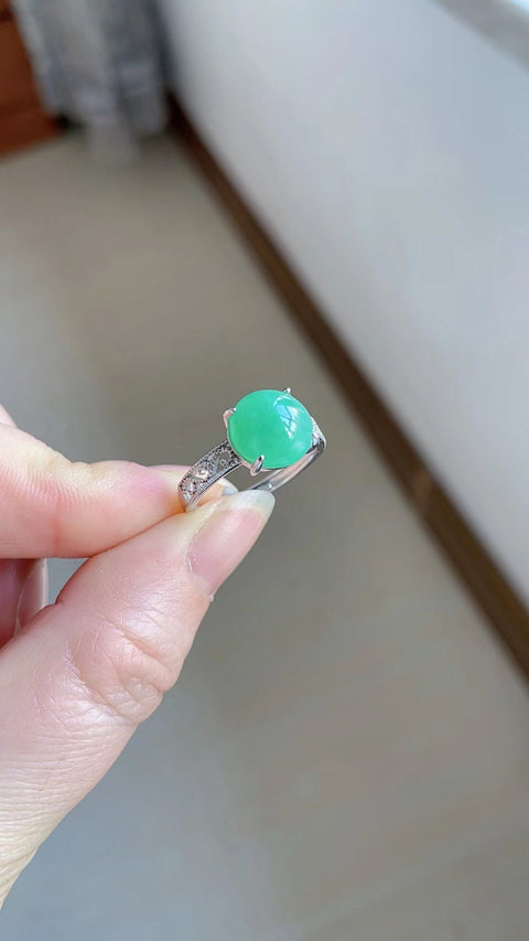 Cincin giok jadeite yang indah, terbuat dari bahan tambang lama, dengan tekstur halus dan hangat, ukuran batu 1,0 cm. Gratis ongkos kirim dan pajak.