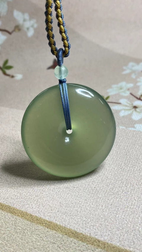 Liontin Perdamaian Hijau Es Giok Cui Jade Alami Ukuran 44.3 * 11.8mm Giok baik-baik saja dan hangat, gaya yang indah sudah termasuk pajak pengiriman.