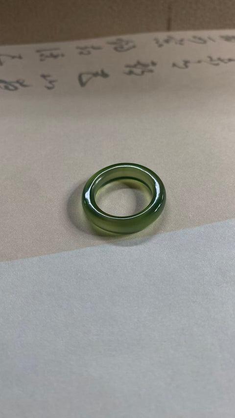 Cincin: Cincin giok Xiuyan yang indah, diameter 16,7 mm, cocok untuk ukuran 16 dan 17, termasuk biaya pengiriman dan pajak.