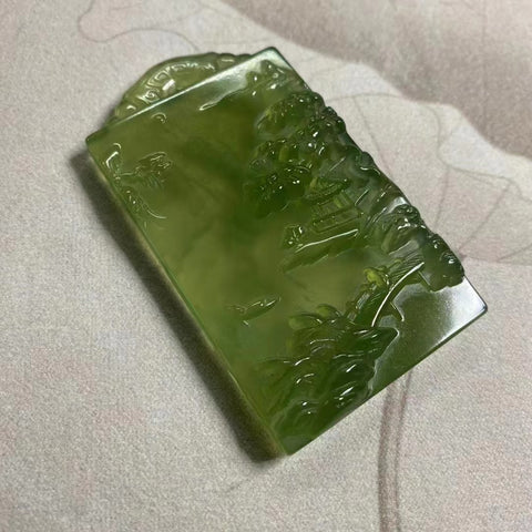 Liontin Lansekap Giok Cui Alami Liontin Dua Sisi Ukuran 73 * 42mm Giok bersih, halus dan hangat Sudah termasuk pajak pengiriman.