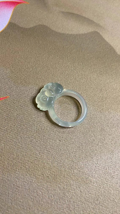 Cincin Penjaga Giok Cui Giok alami yang bersih, halus dan hangat Ukuran 18mm Sudah termasuk ongkos kirim dan pajak.