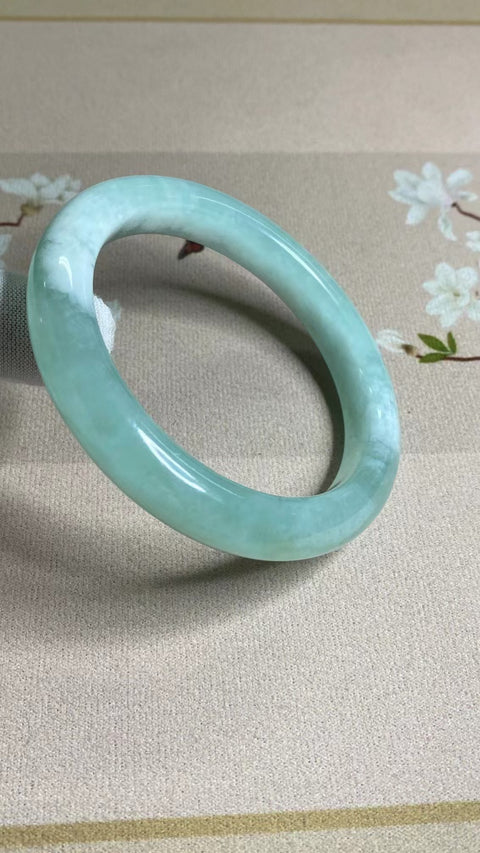Gelang Jelly Celestite Giok Cui Jade Alami Ukuran 65-67mm Ukuran 66.2mm Lebar Sisi 12.5mm Giok terjadi secara alami Pola acak termasuk pajak pengiriman