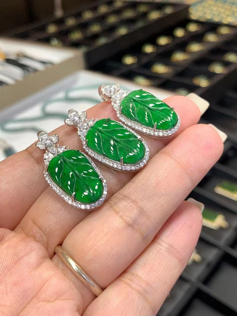Kalung Giok Guatemala alami yang terbuat dari batu giok perak 925 yang bersih, halus, dan hangat Ukuran 19,7 * 12,2 * 2,3 mm sudah termasuk pajak pengiriman