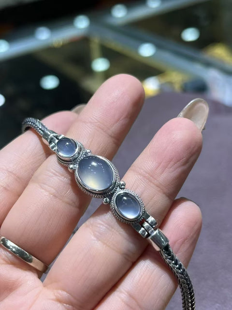 Gelang Es Batu Giok Cui Alami Set dalam 925 perak, gioknya halus dan hangat, esnya jernih, gayanya indah, jumlah terbatas, silakan hubungi kami jika Anda suka, sudah termasuk biaya pengiriman dan pajak.
