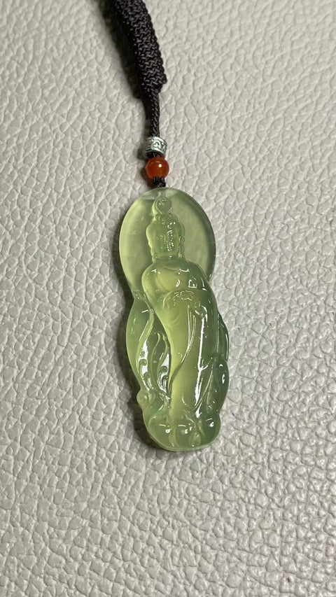 Giok Giok Cui Jade Ice Green Pendant Giok bersih, halus dan hangat Ukuran 50 * 18mm & nbsp; Gaya Sederhana Sudah termasuk pajak pengiriman.