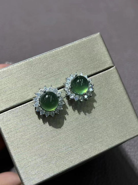 Anting Giok Alami dari Perak 925 Ukuran 8mm Giok bersih dan halus Sudah termasuk ongkos kirim dan pajak.
