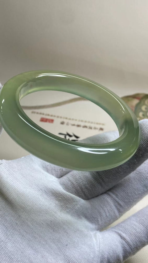 Gelang Hijau Es Giok Cui Giok Alami Ukuran 58-60mm Ukuran 59.7mm Lebar Sisi 12.6mm Giok terjadi secara alami Pola acak termasuk pajak pengiriman