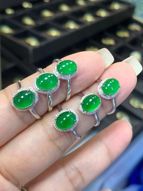 Cincin Giokit Guatemala Alami Pengaturan Emas Putih 18k Giokit bersih, halus dan hangat Ukuran 8 * 6mm Sudah termasuk ongkos kirim dan pajak.