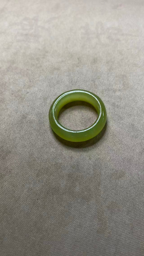 Cincin: Cincin mulut besar giok Xiuyan yang indah, diameter 20mm, termasuk pengiriman dan pajak