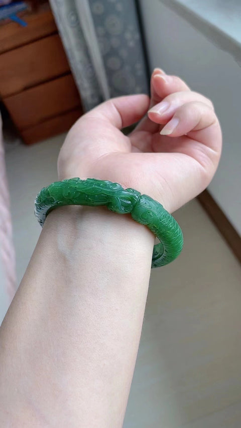 Gelang Bunga Berukir Jasper Alami Bahan Pit Tua Bahan Halus dan Hangat Ukuran Bawah 58.5mm Giok semuanya muncul secara alami Pola acak Termasuk ongkos kirim dan pajak