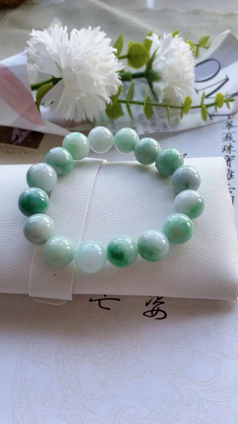 Senar Jadeite Alami Bahan Pit Tua Ukiran Halus dan Hangat Bawah Ukiran Halus Ukuran 1.3 Termasuk Pajak Pengiriman