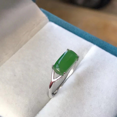 Gaya Cincin Pelana Jasper Alami Sederhana dan elegan dengan pengaturan perak 925 Giok bersih, halus dan hangat Giok dengan bezel yang dapat disesuaikan Ukuran 10 * 5mm Sudah termasuk pajak pengiriman.