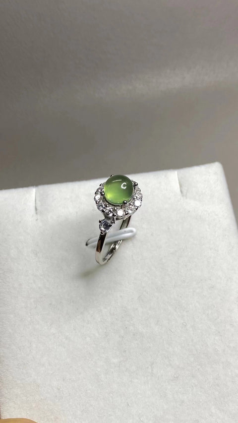 Cincin giok Cui alami dari perak 925 dengan bezel yang dapat disesuaikan Ukuran 6,5 mm Giok bersih dan halus Termasuk ongkos kirim dan pajak.